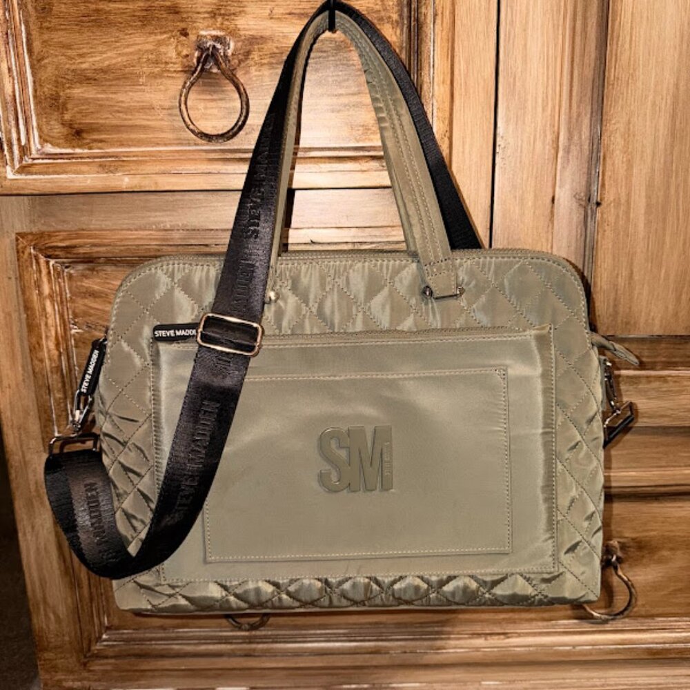 Like New~ Steve Madden Quilted Laptop Bag~ Olive Green~ Lots of Pockets (Bin 8)